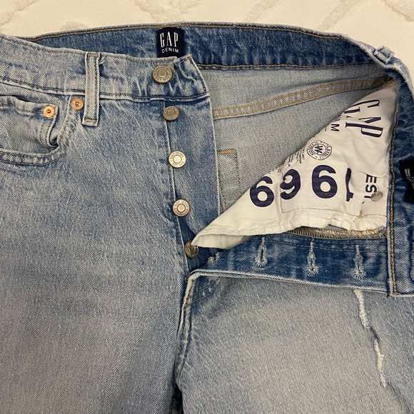GAP High Rise Destructed Cheeky Straight Jeans (4/27) - Picture 4 of 10